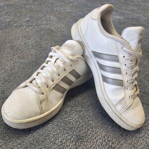 Adidas Women Size 7
